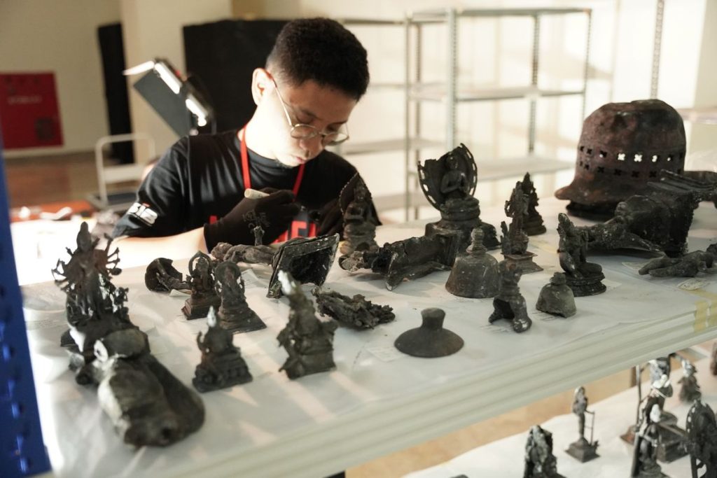 Bagaimana Museum Melestarikan Artefak Berharga? Proses, Teknologi, dan Tantangannya